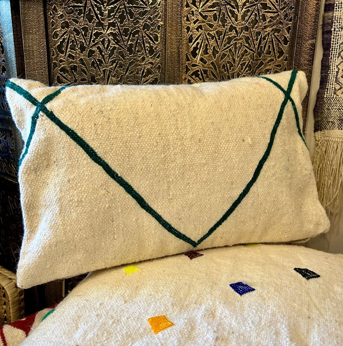 Housse de coussin berbère en laine - Mamie bohémeHousse de coussin berbère en laine