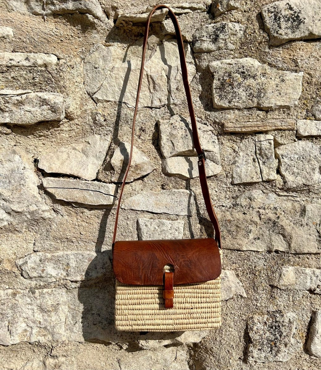 Petit sac en cuir et raphia - Mamie bohémePetit sac en cuir et raphia