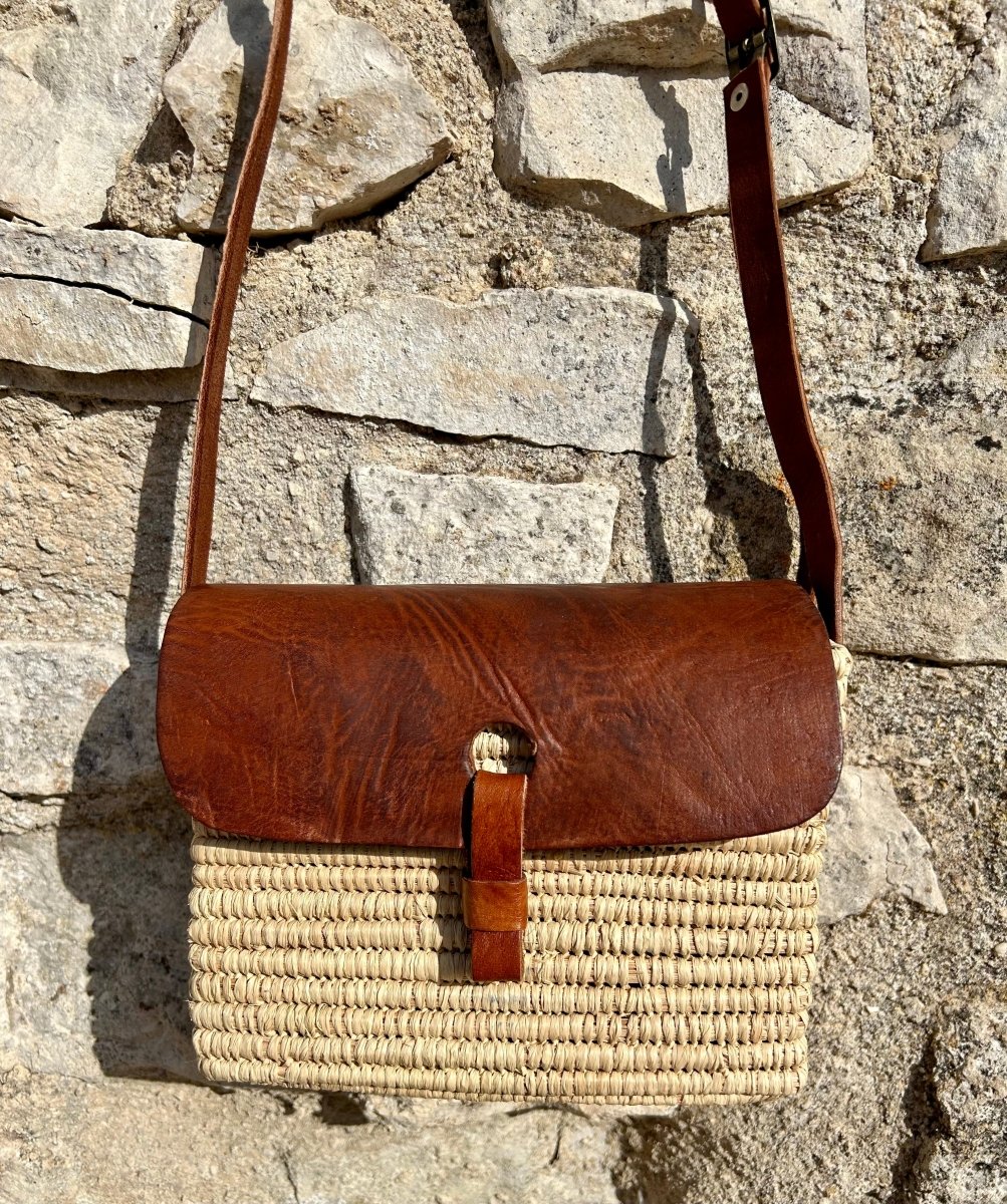 Petit sac en cuir et raphia - Mamie bohémePetit sac en cuir et raphia